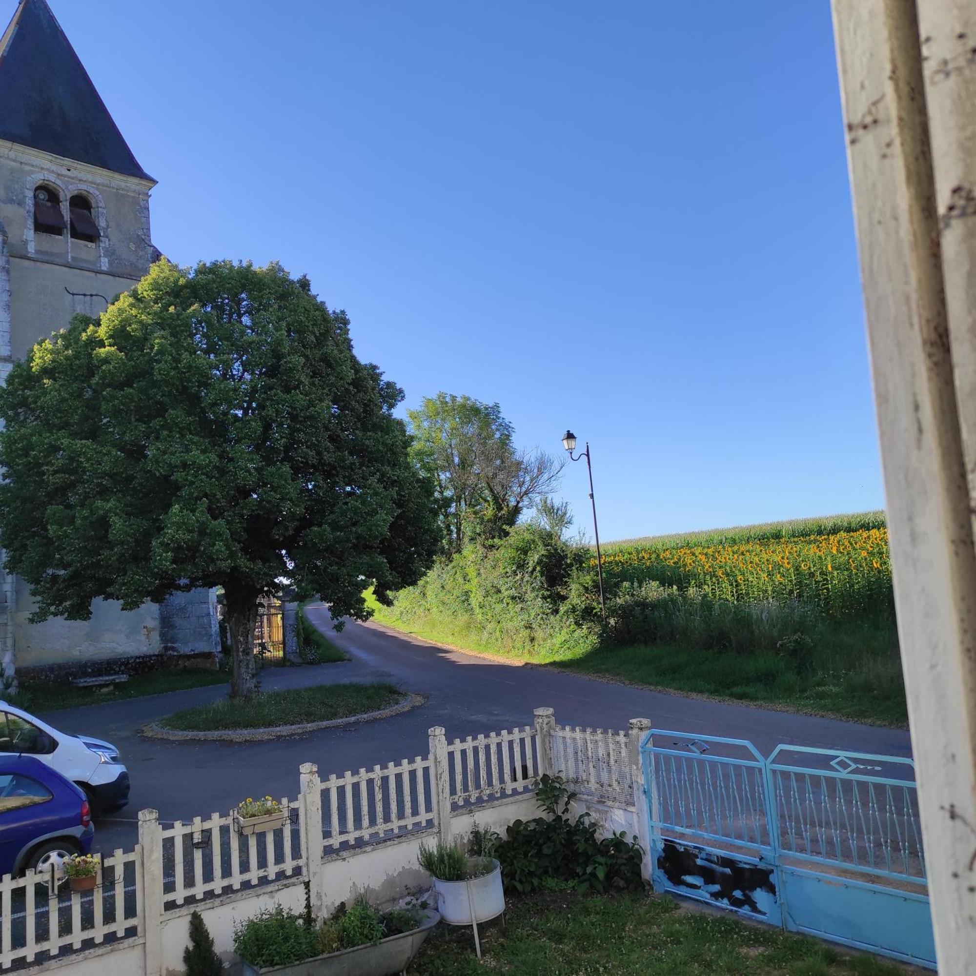 La Maison De Tina Leugny Exterior foto